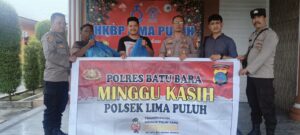 Polsek Lima Puluh gelar “Minggu Kasih”, berbagi sembako kepada keluarga tidak mampu
