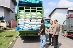 Kapolres Batu Bara Bantu Distribusikan 49 Ton Jagung ke Bulog Asahan, Dukung Program Ketahanan Pangan Nasional