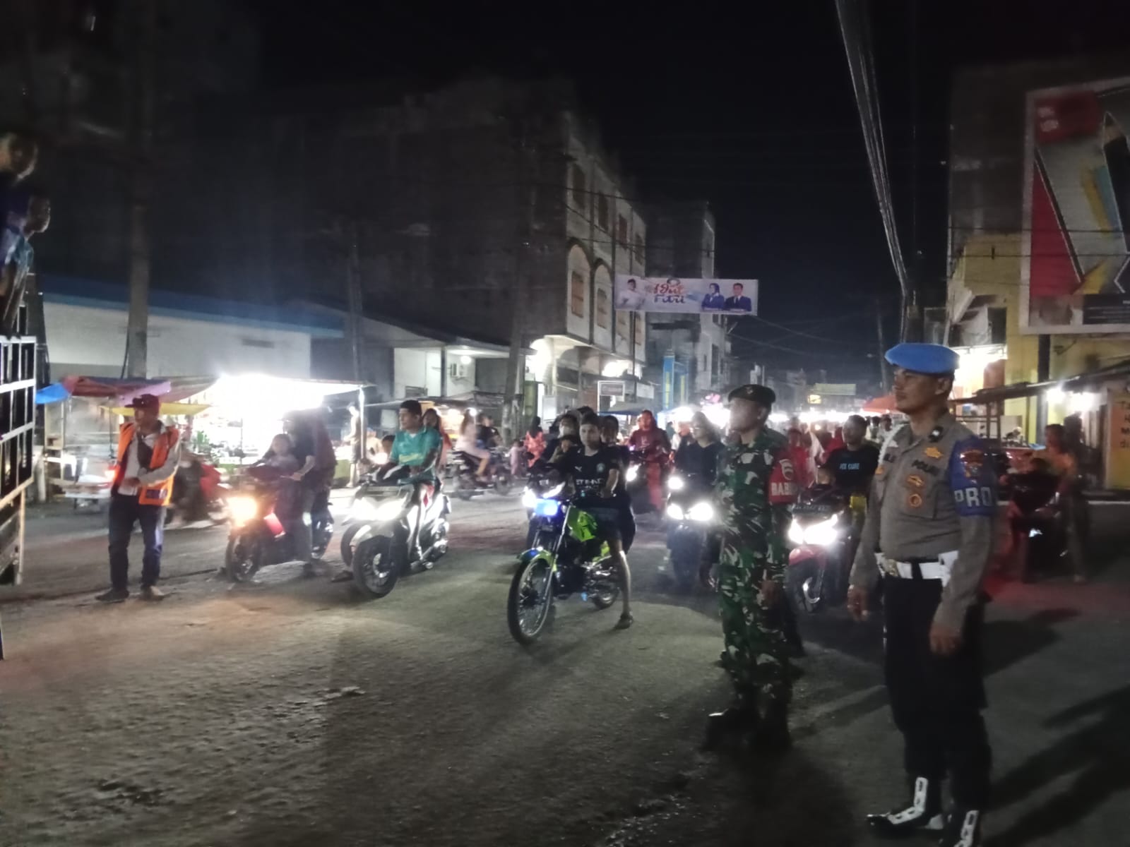 Kompol Cecep Suhendra Pimpin Pengamanan Malam Takbiran, Simpang Koramil Tanjung Tiram Aman dan Lancar