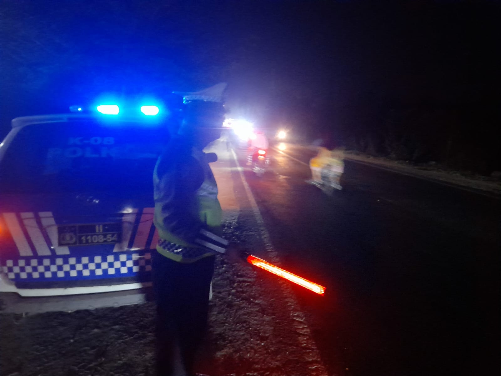 Satlantas Polres Batu Bara Gelar Patroli Blue Light di Jalinsum Isei Bejangkar, Kawal Keamanan di Titik Rawan Kecelakaan