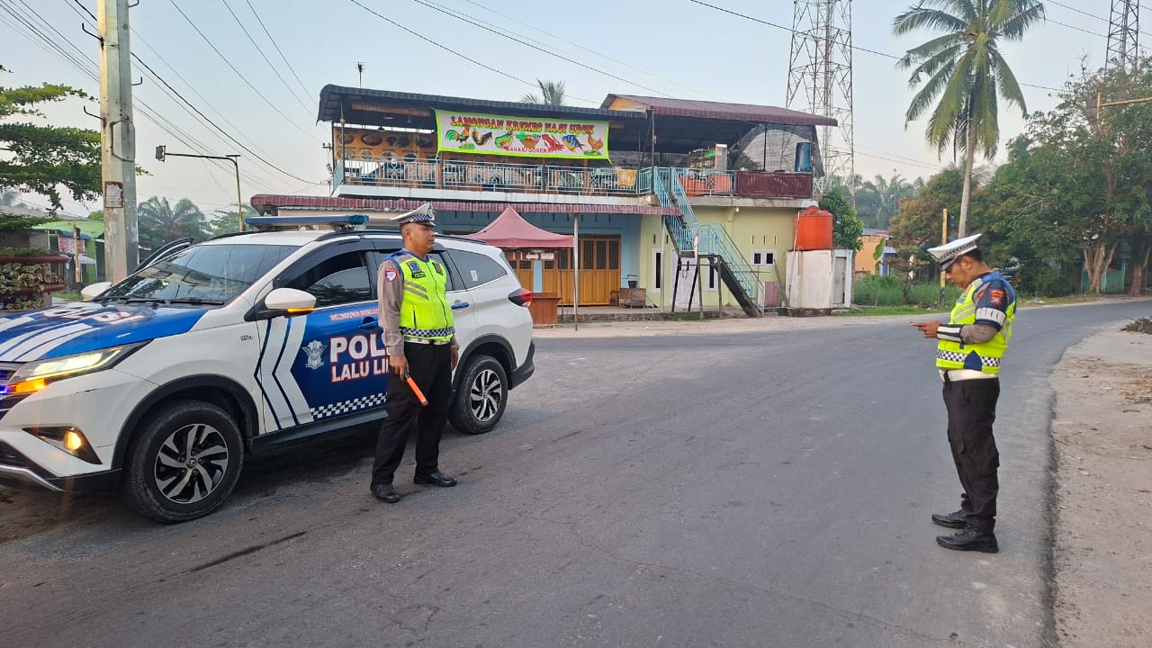 Sat Lantas Polres Batu Bara Laksanakan Patroli Asmara Subuh di Wilayah Labuhan Ruku