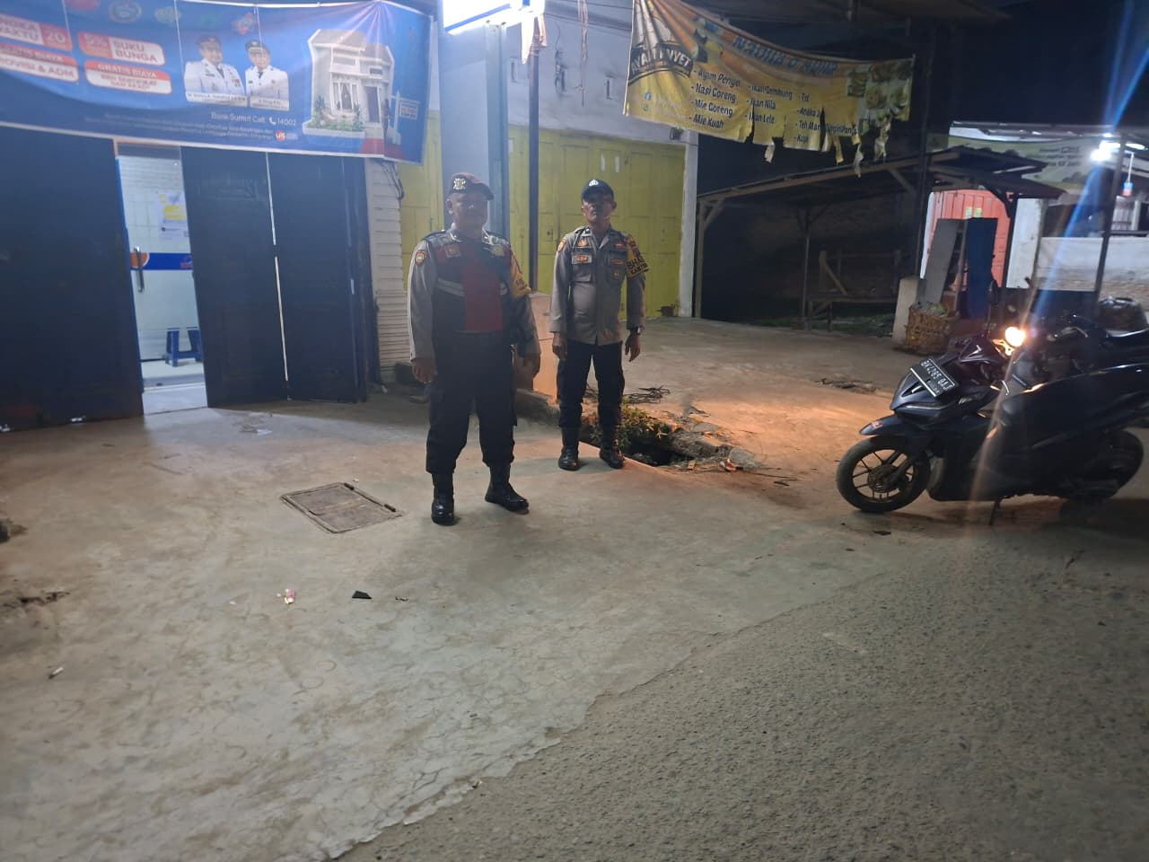 Personil Polsek Medang Deras Laksanakan Patroli Asmara Subuh, Ciptakan Situasi Kamtibmas Aman dan Kondusif