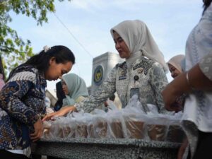 Rutan Pangkalan Brandan Gelar Berbagi Takjil untuk Masyarakat Sekitar