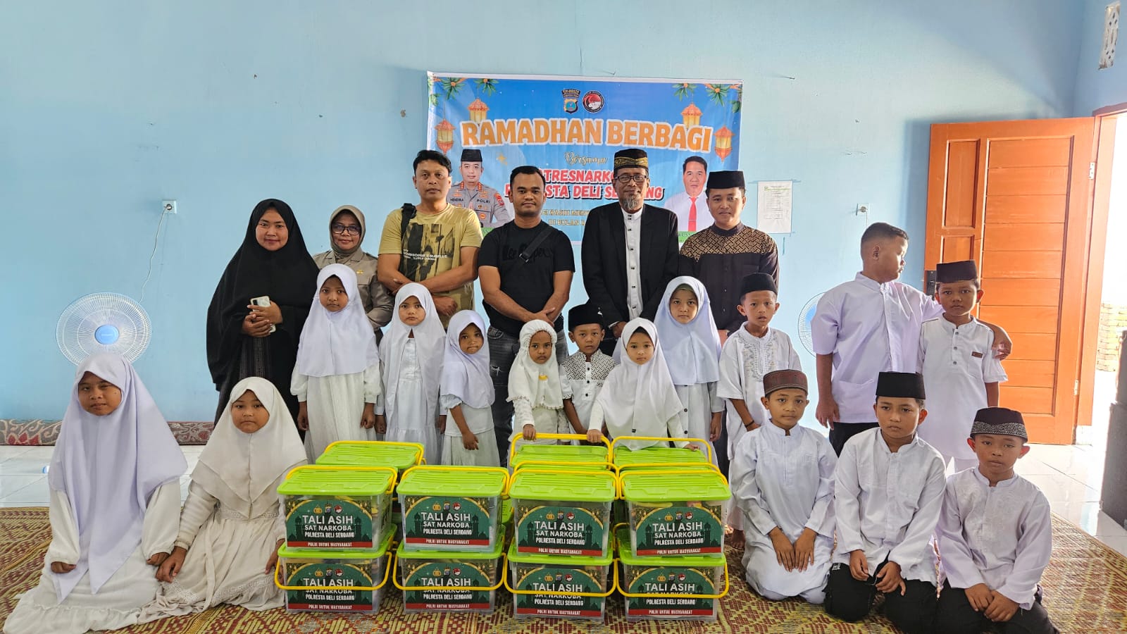 Berbagi di bulan Ramadhan, Sat Narkoba Berikan Tali Asih Di Rumah Yatim Beringin